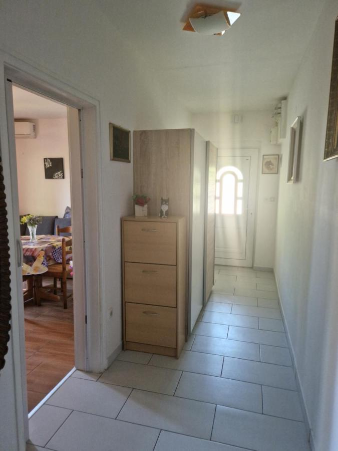Vera Apartment Kampor Bagian luar foto